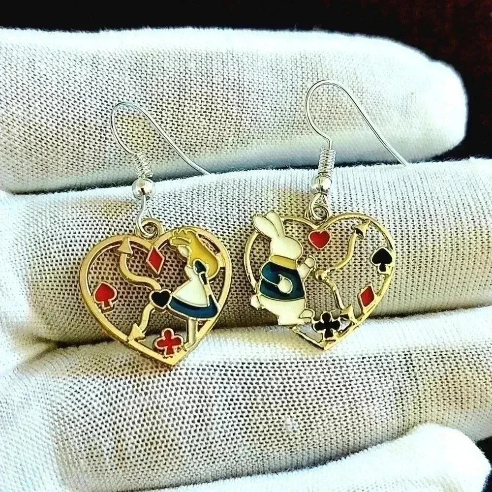 Alice In Wonderland Charm Hot earring
